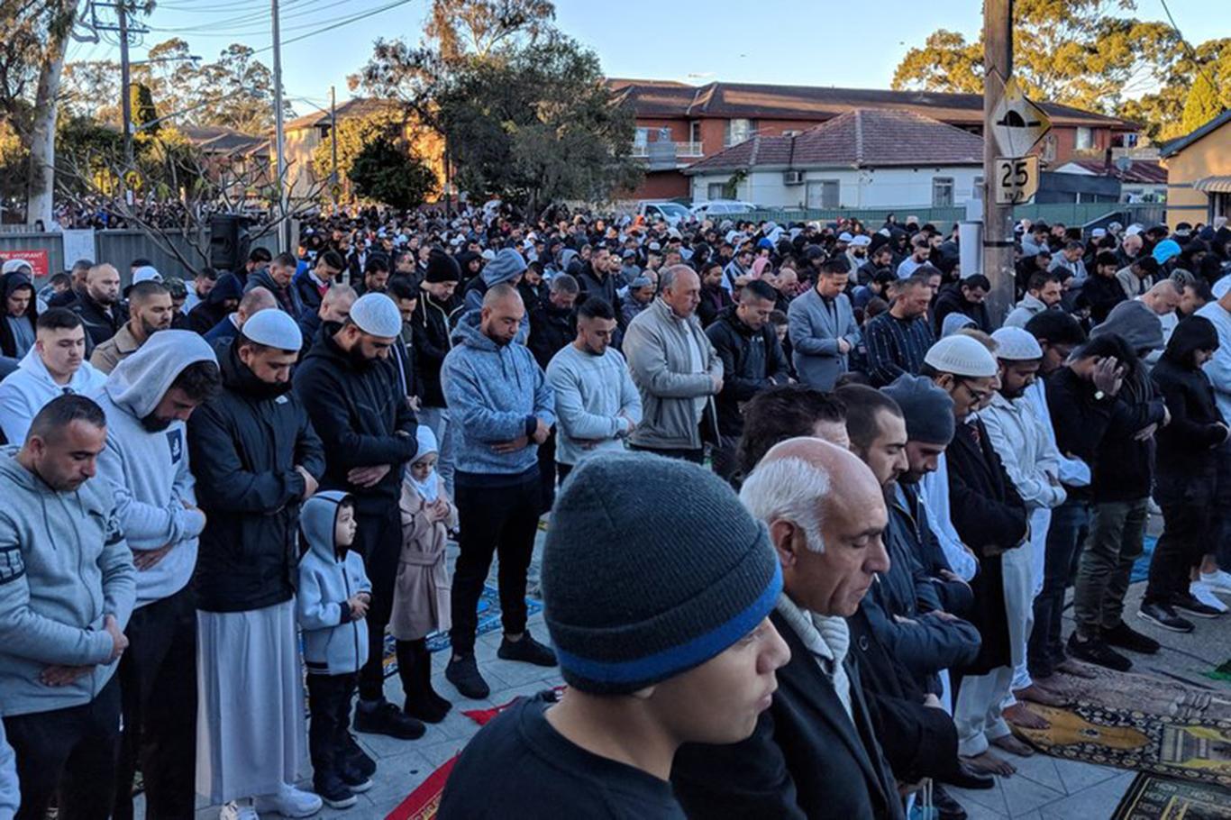 On binlerce Müslüman yağmur duasına çıktı